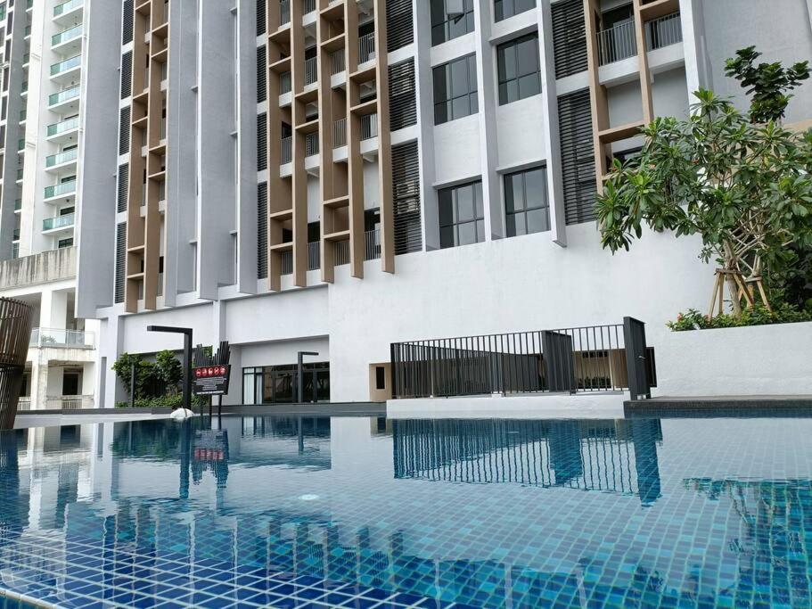 Sky Trees 4 Guests High Floor Smart Tv Garden View A1801 Daire Johor Bahru Dış mekan fotoğraf