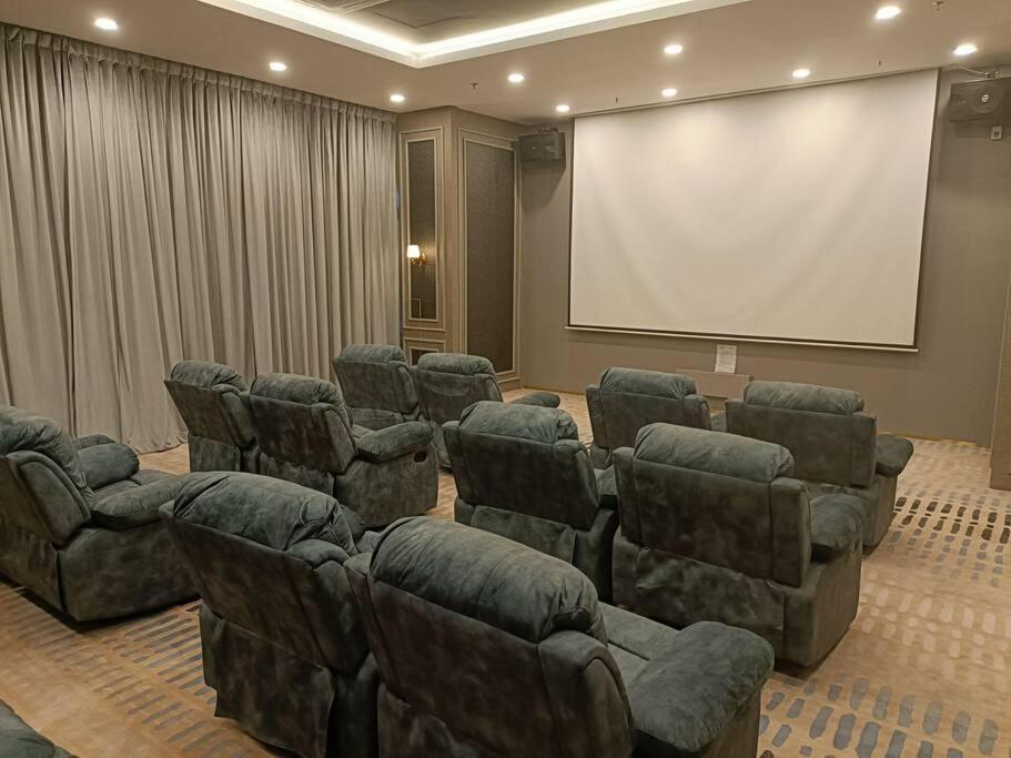 Sky Trees 4 Guests High Floor Smart Tv Garden View A1801 Daire Johor Bahru Dış mekan fotoğraf