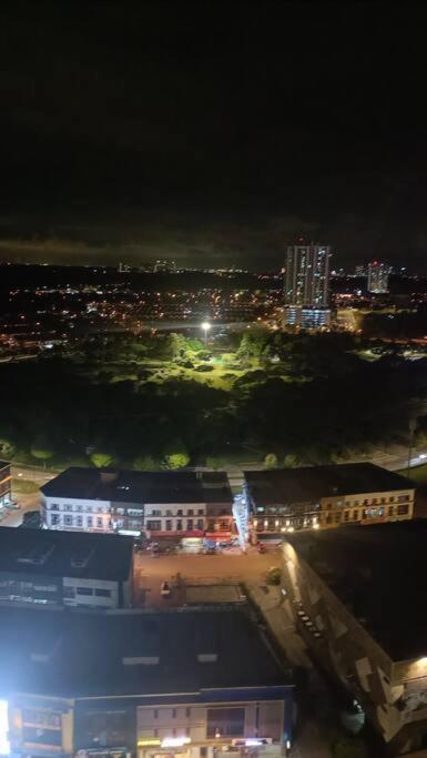 Sky Trees 4 Guests High Floor Smart Tv Garden View A1801 Daire Johor Bahru Dış mekan fotoğraf
