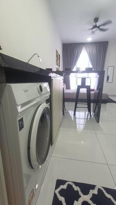 Sky Trees 4 Guests High Floor Smart Tv Garden View A1801 Daire Johor Bahru Dış mekan fotoğraf